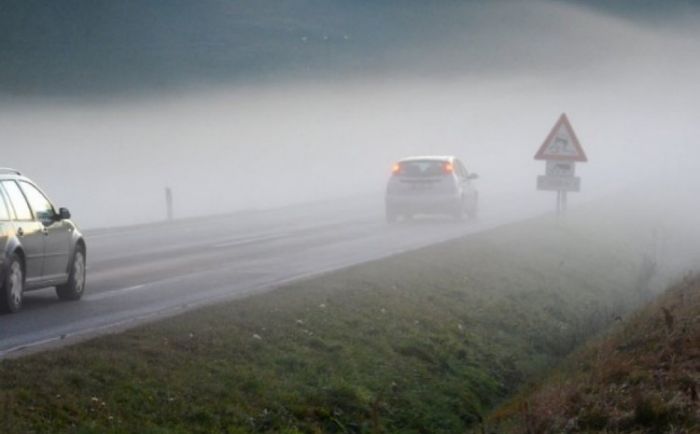 FOTO: Dobojski Info | PUTEVI: Mjestimično vlažni kolovozi, magla smanjuje vidljivost