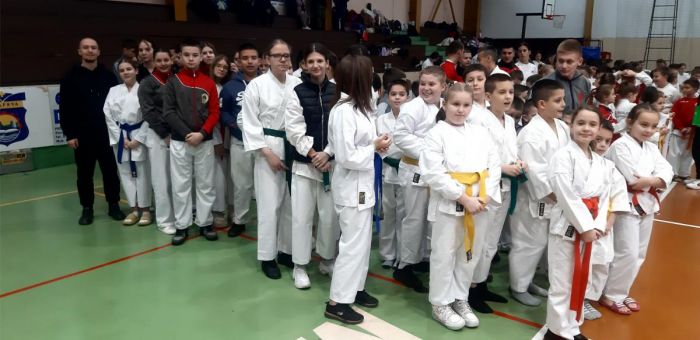 FOTO: Dobojski Info | ZAVRŠNI TURNIR VKC – KARATE SAVEZA REPUBLIKE SRPSKE U MODRIČI: Uspjeh za KK &quot;Vila&quot; Doboj