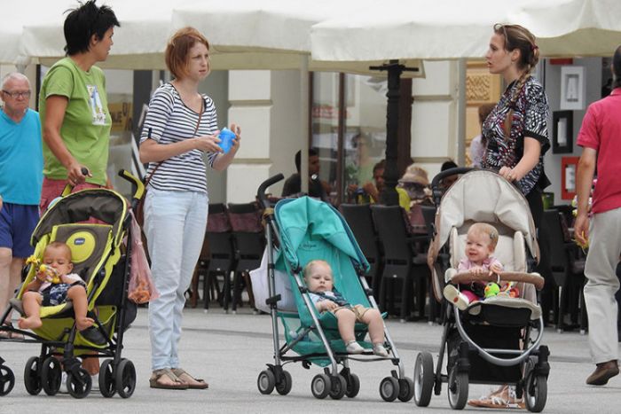 FOTO: Dobojski Info | Udruženje “Četiri plus” pripremilo inicijativu: Svim majkama dati dodatak