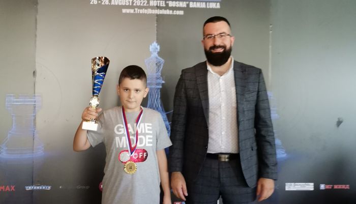 FOTO: Dobojski Info | DOBOJ: Đorđe Lukić osvojio Međunarodni šahovski festival „Trofej Banjaluke 2022“