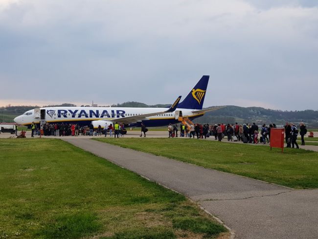 FOTO: Dobojski Info | Ryanair ukida tri linije sa aerodroma u Banjaluci