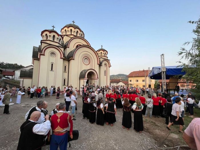 FOTO: Dobojski Info | DOBOJ: Veliki doprinos Crkvene opštine na povezivanju crkve i naroda