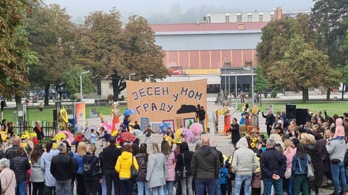 FOTO: Dobojski Info | DOBOJ: Mališani iz vrtića &quot;Majke Jugović&quot; pozdravili dolazak jeseni