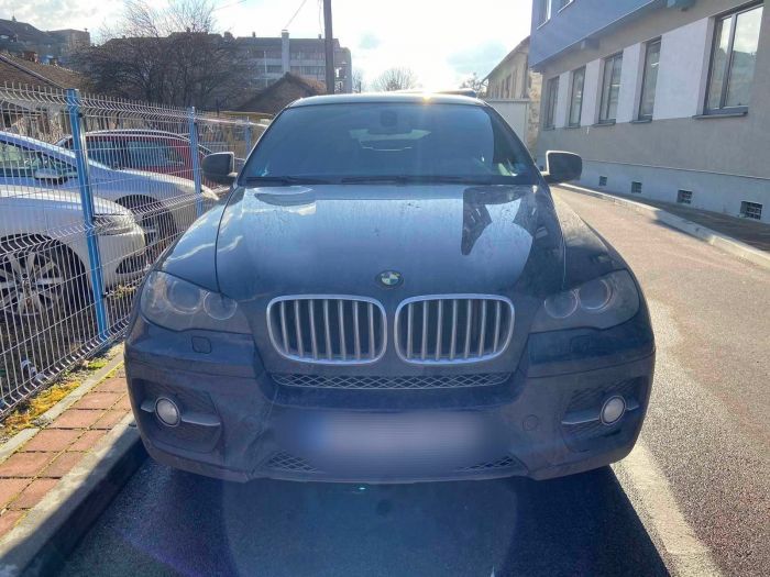 FOTO: Dobojski Info | DOBOJ: Tuzlaku prvo oduzeli skupocjeni BMW, pa fiat