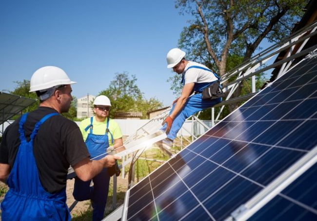 FOTO: Dobojski Info | ZAKON O PDV KOČI UGRADNJU: Solarni paneli i dalje neisplativi domaćinstvima