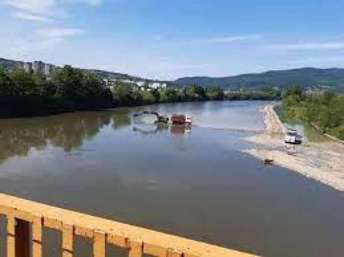 FOTO: Dobojski Info | DOBOJ: &quot;Drvoprerada Đurić&quot; optužena zbog eksploatacije šljunka