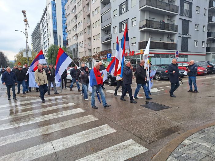 FOTO: Dobojski Info | BORS je protiv svih protesta, osim ako to od njih ne traži vlast