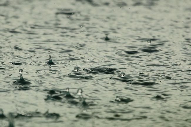 NA SNAZI NARANDŽASTI METEOALARM: Očekuju se jaki pljuskovi i oluja