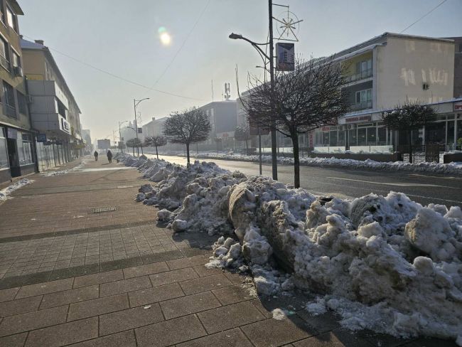 FOTO: Dobojski Info | PUTEVI: VozačI oprez zbog ugaženog snijega, poledice i magle