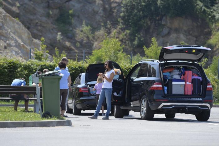 FOTO: Dobojski Info | PUTEVI: Uslovi za vožnju povoljni, zbog vrućine praviti češće pauze