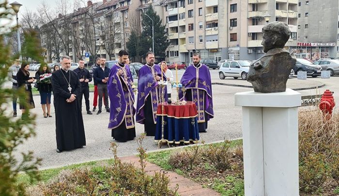 FOTO: Dobojski Info | DOBOJ: Služen parastos najmlađem odlikovanom borcu Spomenku Gostiću 