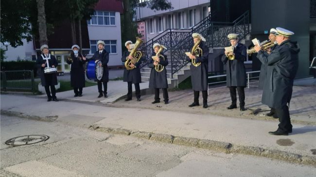 FOTO: Dobojski Info | DOBOJ: Prvomajski uranak uz zvuke duvačkog orkestra