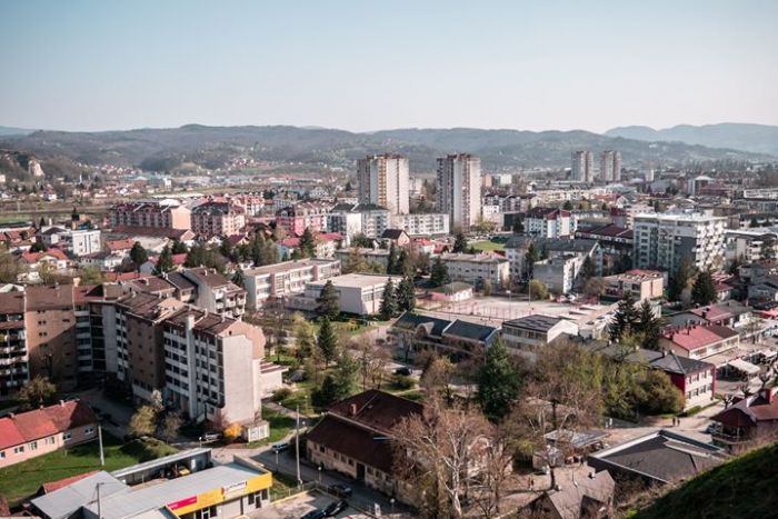 FOTO: Dobojski Info | Da li je izvjesno uvođenje poreza na prazne nekretnine u BiH?