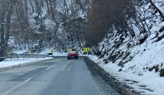 FOTO: Dobojski Info | PUTEVI: Preko planinskih prevoja kolovozi djelimično zaleđeni