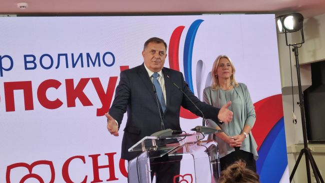 FOTO: Dobojski Info | Dodik najavio centralnu proslavu svoje pobjede na koncertu u Doboju: Nastupamo ja, VIS 'Obrenovi visokoletači' i Jerinićeva pop grupa!