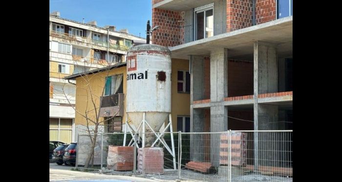 FOTO: L.D. |  INICIJATIVA “POBIJEDIĆEMO UZURPATORE”: “Banda koja je privatizovala vlast i Doboj, gazi po pravima i interesima građana”  