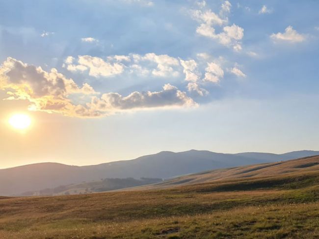 VRIJEME: Danas toplo i sunčano, poslije podne postepeni razvoj oblačnosti