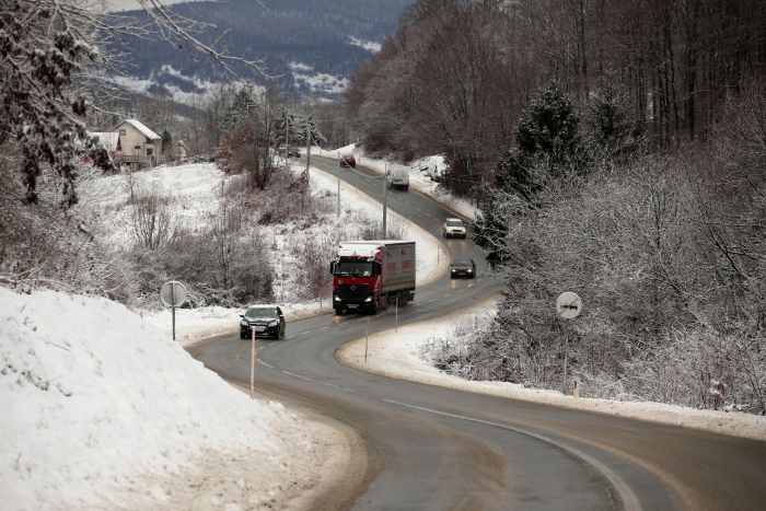 FOTO: Dobojski Info | PUTEVI: Svi putni pravci prohodni, oprez na dionicama u planinskim predjelima