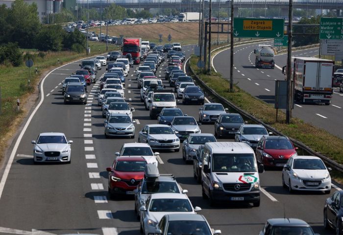 PUTEVI: Vožnju planirati rano ujutro ili kasno popodne