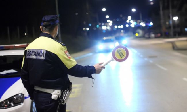 FOTO: Dobojski Info | DOBOJ: Policija oduzela “pasat” i “volvo”. Za saobraćajne prekršaje duguju 12.200 KM.