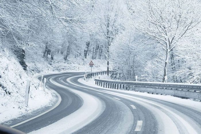 FOTO: Dobojski Info | PUTEVI: U Kneževu, na Mliništima, Šipovu i Vlasenici snijeg na kolovozima