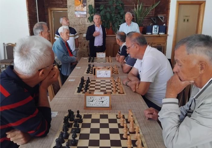 FOTO: Dobojski Info | VASKRŠNJI ŠAHOVSKI TURNIR PENZIONERA: Buholc naklonjen Miličiću