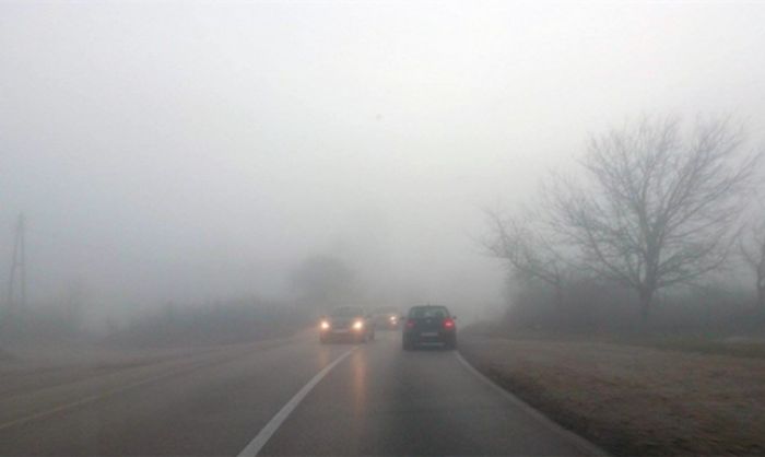 FOTO: Dobojski Info | PUTEVI: Mjestimično vlažni kolovozi, magla na području Doboja