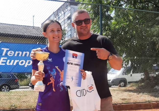 FOTO: Dobojski Info | DOBOJ: Sara Tripić osvojila Tennis Europe turnir u Banjoj Luci