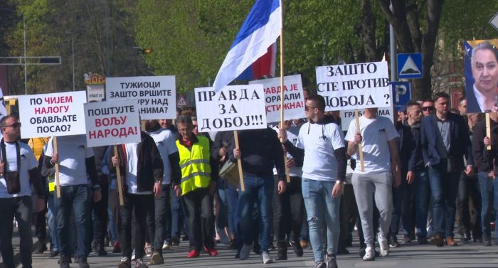 FOTO: Dobojski Info | DOBOJ: &quot;Pravda za Doboj&quot; opet blokira puta M17 na granici sa FBiH?