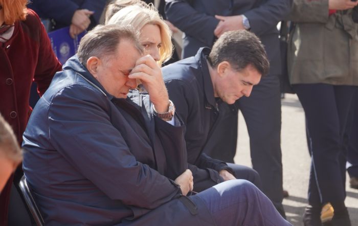 FOTO: Dobojski Info | DODIK I NOVAC OD STRANACA: Hipokrizija u politici ili kad pravila nisu ista za sve