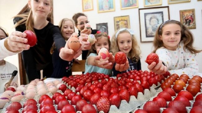 FOTO: Dobojski Info | DOBOJ: "I ove godine tradicionalno darivanje vaskršnjih jaja"