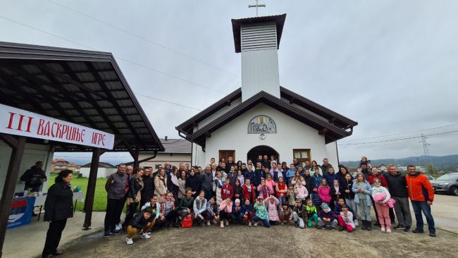 FOTO: Dobojski Info | DOBOJ: Održane vaskršnje igre uprkos lošem vremenu