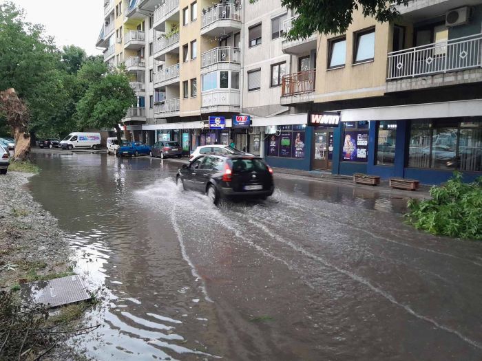 U DOBOJU MNOGO TOGA NAOPAKO: Poslije potopa Starog grada čišćenje infrastrukture.