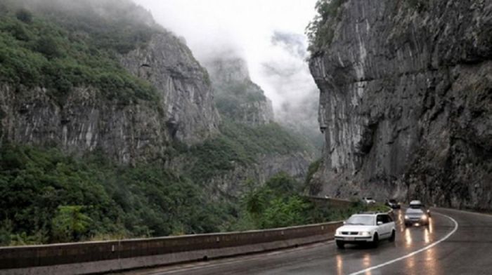 FOTO: Dobojski Info | PUTEVI: Mjestimično vlažni kolovozi, mogući odroni