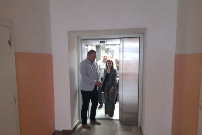 FOTO: Sanja Čakarević | DOBOJ: Srednjoškolski centar dobio lift