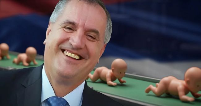 Tetak Radovan je iz faze dvorske prešao u običnu budalu/Saša Naprta
