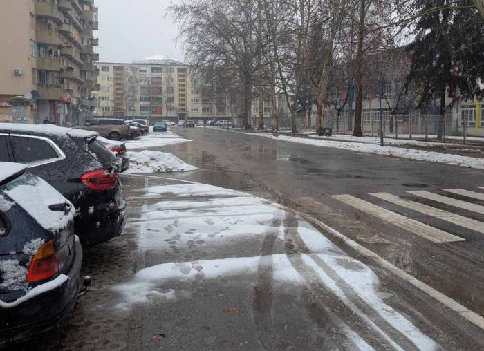 FOTO: Dobojski Info | DOBOJ: Oprez vozači zbog novog snijega