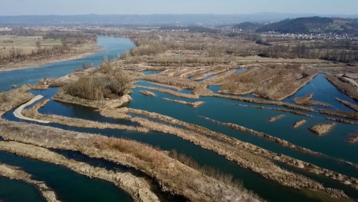 DOBOJ: Ilegalna eksploatacija šljunka uništila obale rijeka