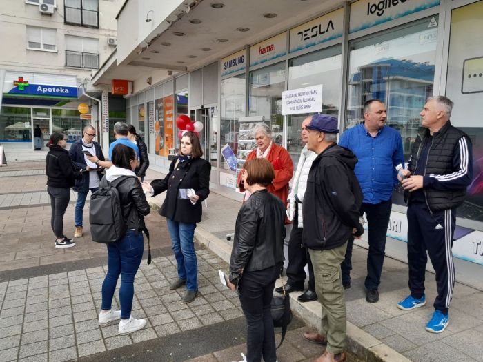 FOTO: Dobojski Info | NOVI PROTEST NEFORMALNE GRUPE GRAĐANA: Da li će i kada reagovati Okružno tužilaštvo? (FOTO) (VIDEO)