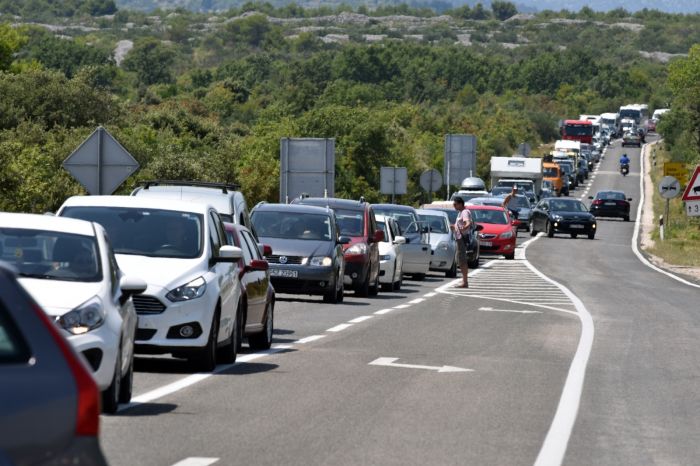 FOTO: Dobojski Info | PUTEVI: Pojačana frekvencija vozila