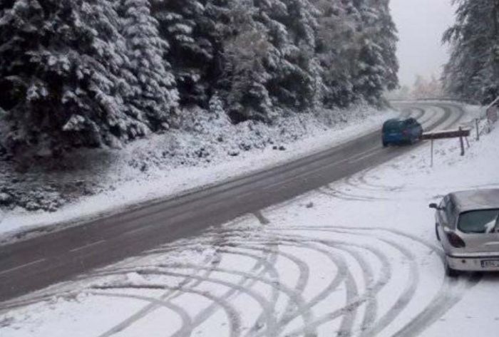 FOTO: Dobojski Info | PUTEVI: Moguća poledica u višim predjelima, dežurne ekipe na terenu