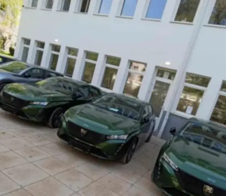 DOBOJ: Dok radnici dočekuju praznike bez plata, uprava ŽRS kupila nova auta