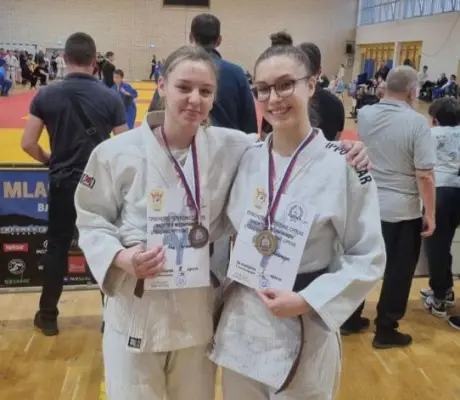 Sjajan uspjeh mladih sportistkinja iz Doboja: Jelena Blagojević i Anja Petrović briljirale u Banjaluci