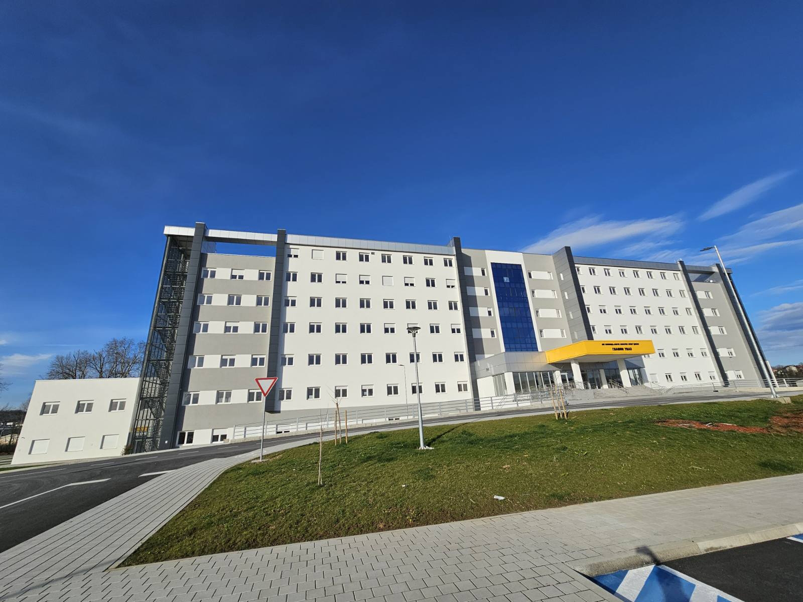 DOBOJ: Povećane naknade zaposlenima u Bolnici