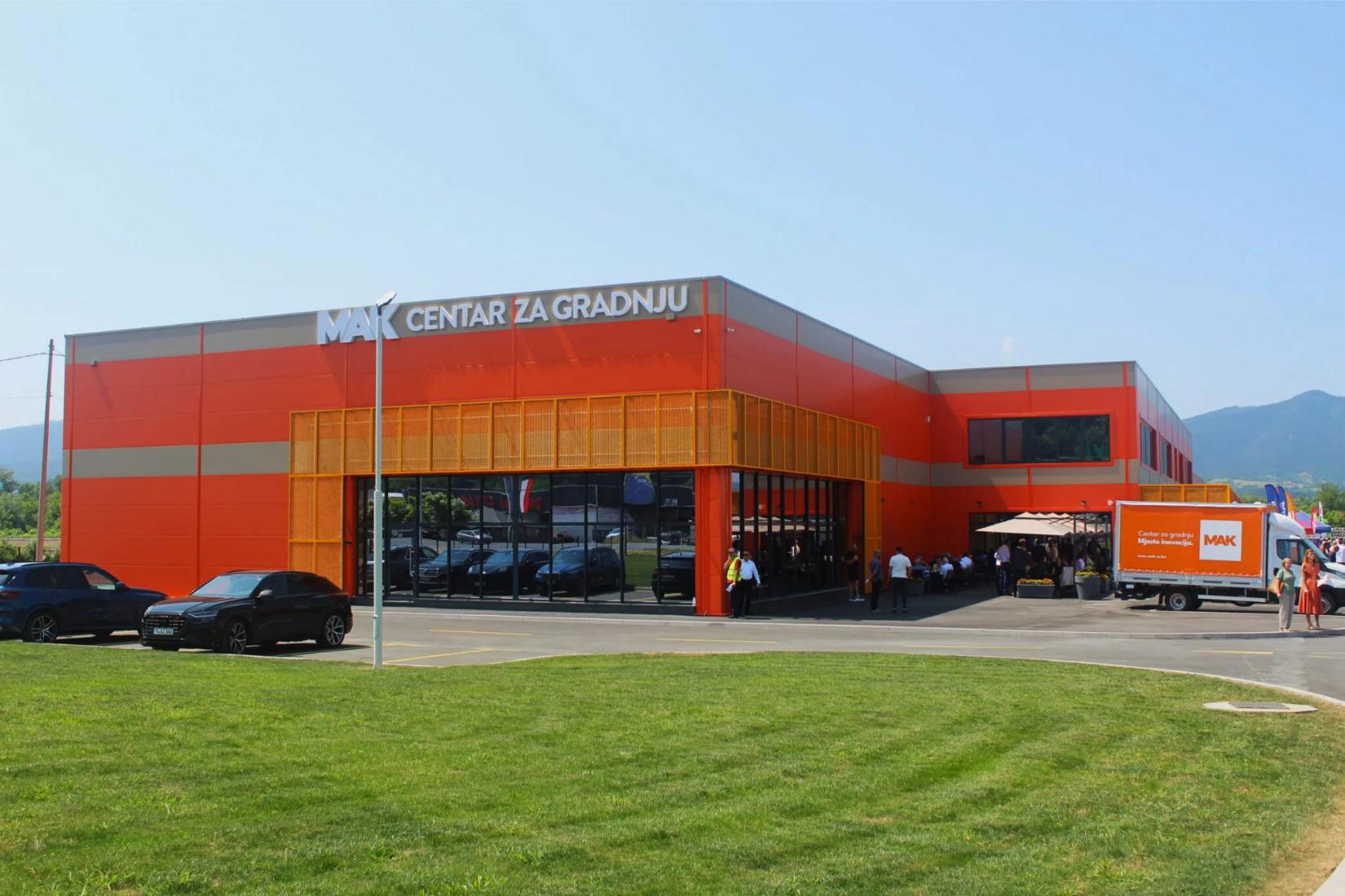 MAKer Proljetni sajam 11. aprila u Gračanici: Akcije, popusti, izložbe i druženje za posjetioce