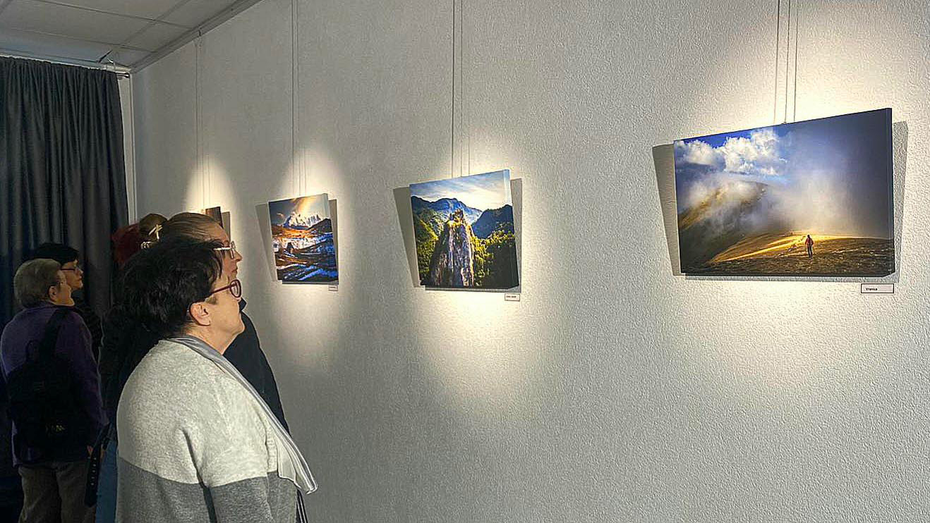 DOBOJ: Izložba umjetničke fotografije Vladimira Tadića