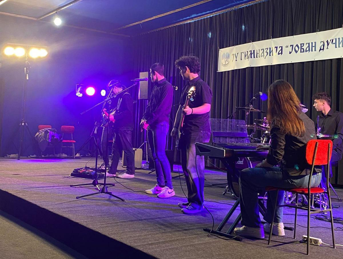 DOBOJ: Održan drugi koncert školskog hora i benda Gimnazije „Jovan Dučić“