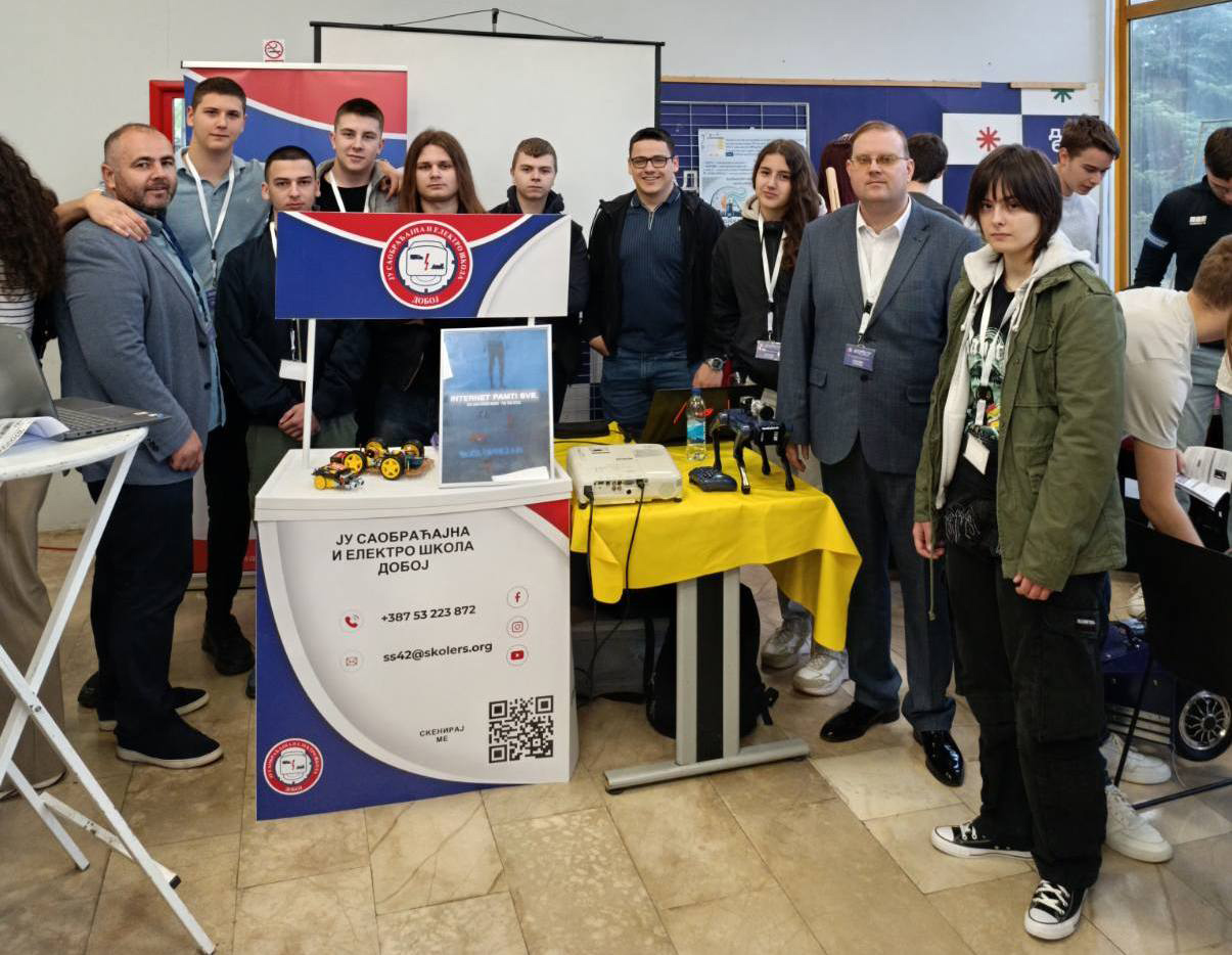 (FOTO) DOBOJ: Saobraćajna i elektro škola najbolja u oblasti informatike na „Inostu mladih 2026“