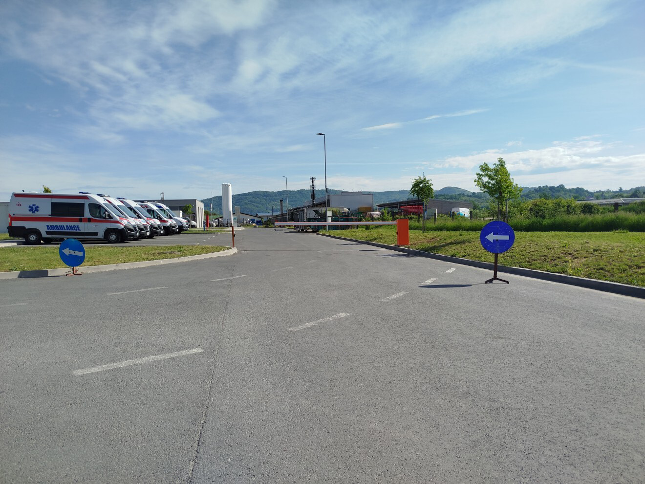 (FOTO) DOBOJ: Novi režim kretanja u krugu bolnice, apel vozačima da poštuju signalizaciju