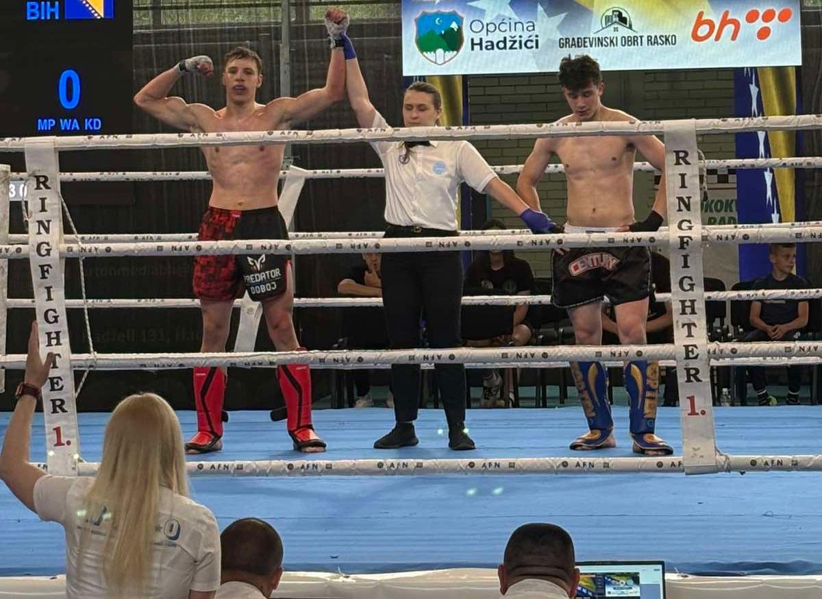 (FOTO) DOBOJ: Mladi borci Predator Combat Academy briljirali na prvenstvu BiH u full contactu i K1
